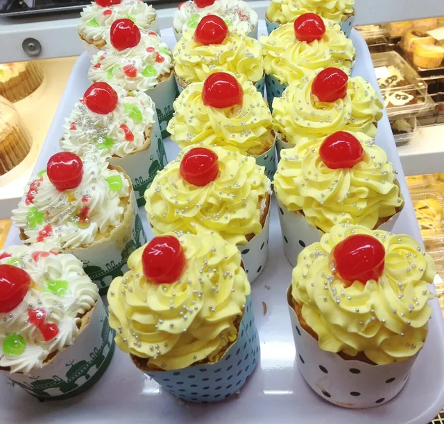 Rippi Becher (grün, gelb)